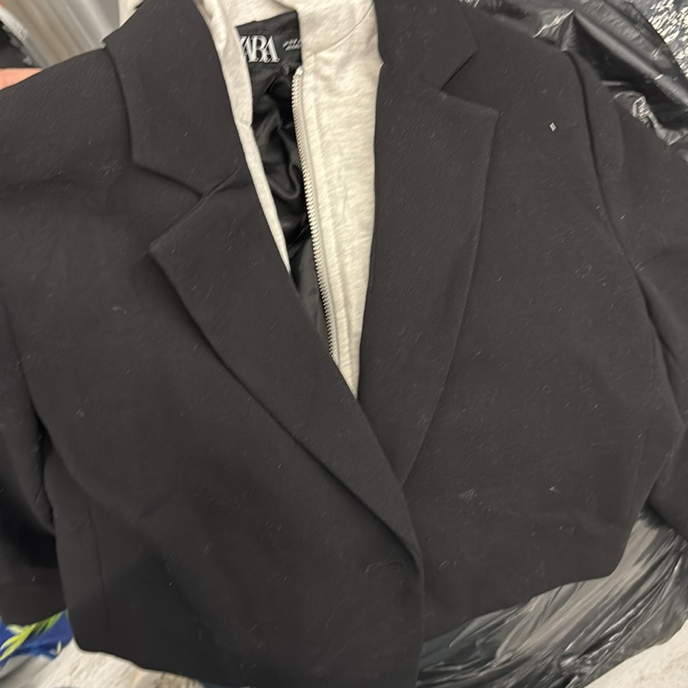 Zara cropped blazer/hoodie - Picture 2 of 3